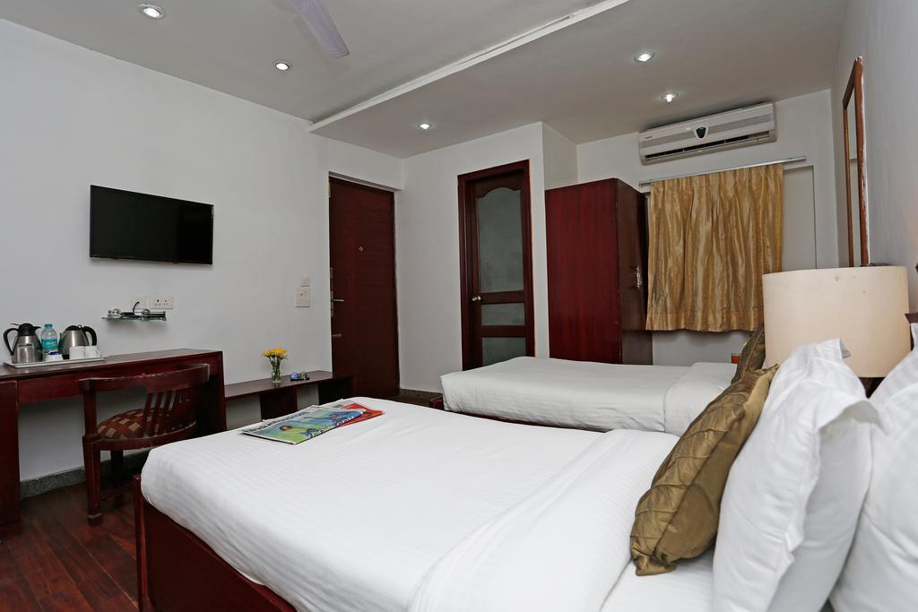 Oyo 367 Hotel Forest Green Nova Deli Exterior foto