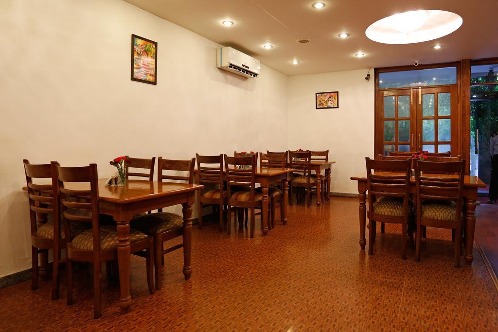 Oyo 367 Hotel Forest Green Nova Deli Exterior foto